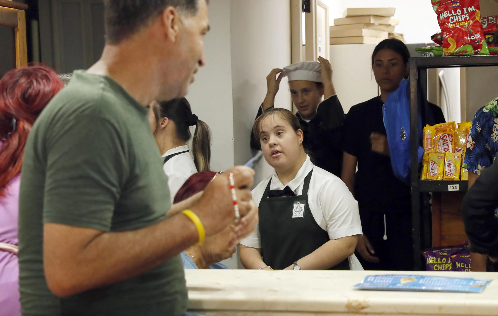 Liva, el café inclusivo de La Habana que emplea a jóvenes con Down y autismo en Cuba