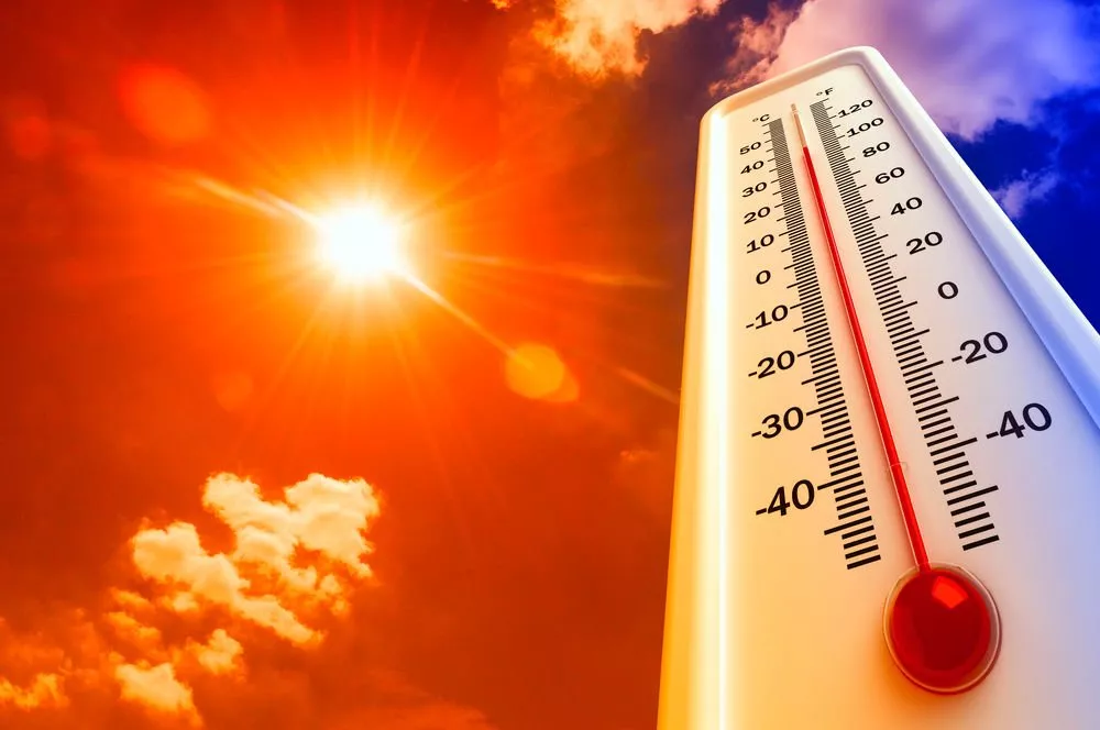 Calor y polvo sahariano dominarán el tiempo; se esperan chubascos aislados