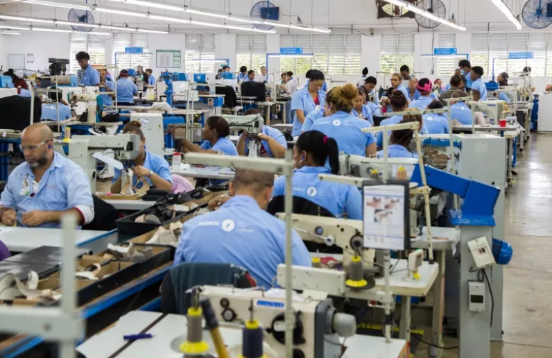 Zonas francas buscan negociar con EE. UU. tras arancel de 12.5 %
