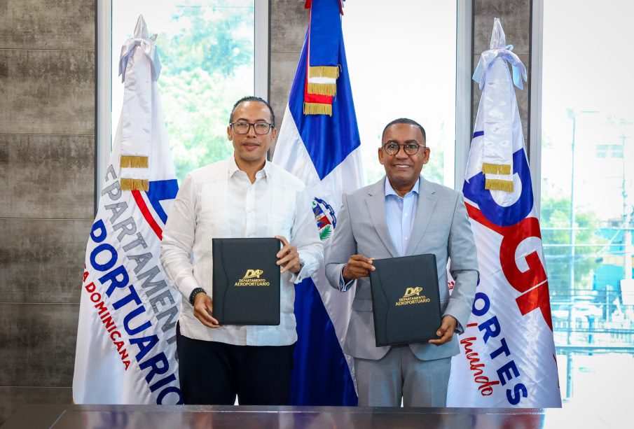 Pasaportes y Departamento Aeroportuario acuerdan renovar pasaportes en cinco aeropuertos