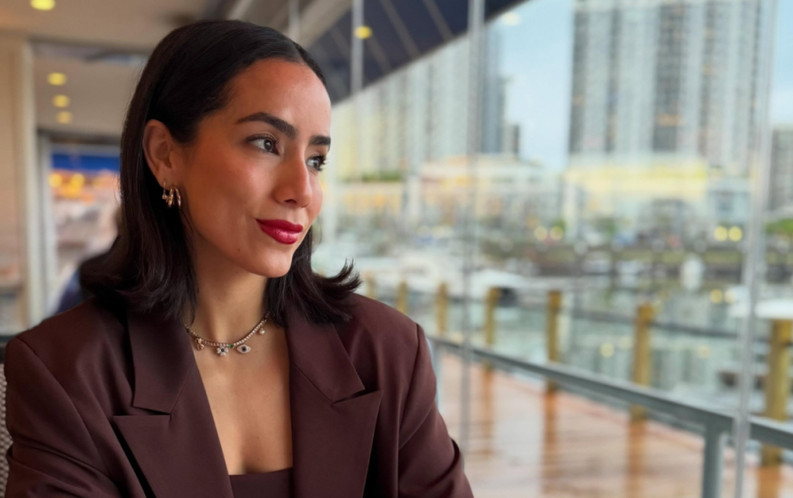 Influencer denuncia robo de casi US$8,000 en un hotel de Santo Domingo