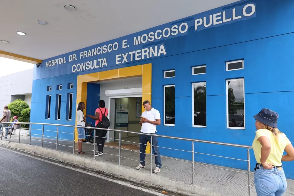 Médicos aseguran que trabajan expuestos y que la seguridad no da abasto en hospitales