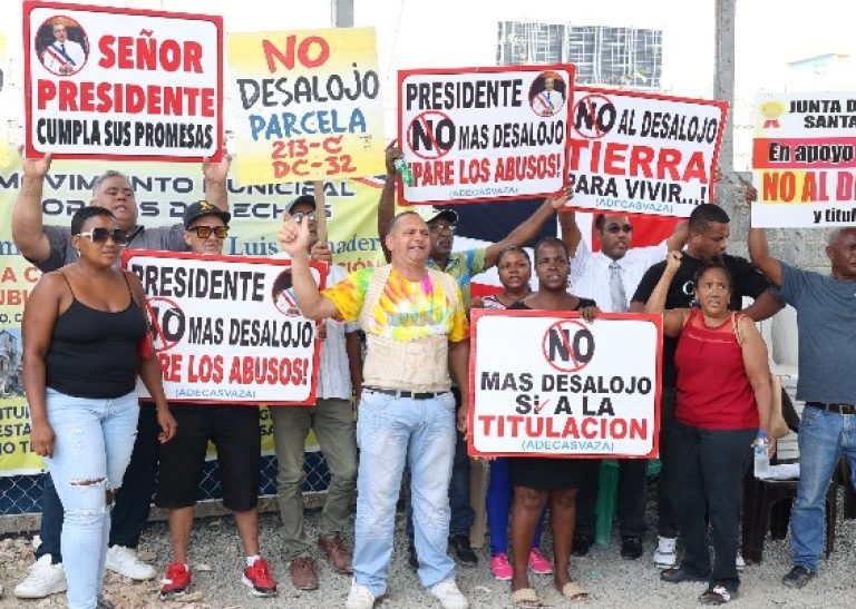 Frente Amplio, AlPaís y Opción Democrática piden frenar desalojos en La Caleta