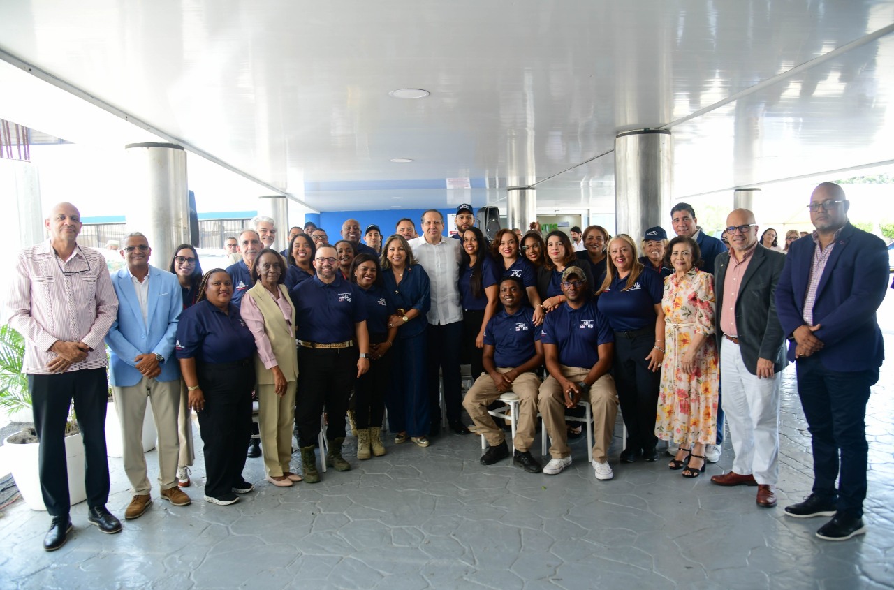Ministerio de Salud reconoce labor del Equipo Médico de Emergencia tras misión en Venezuela