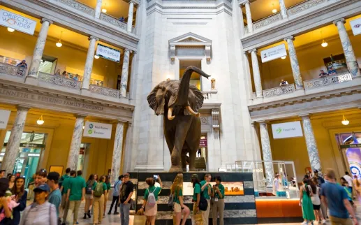 Trump ordena eliminar la “ideología marxista” del Smithsonian