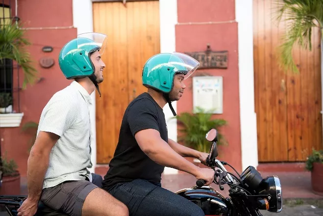 El impacto del "moto-Uber" en Santo Domingo: Viajes a mitad de precio frente al caos vehicular