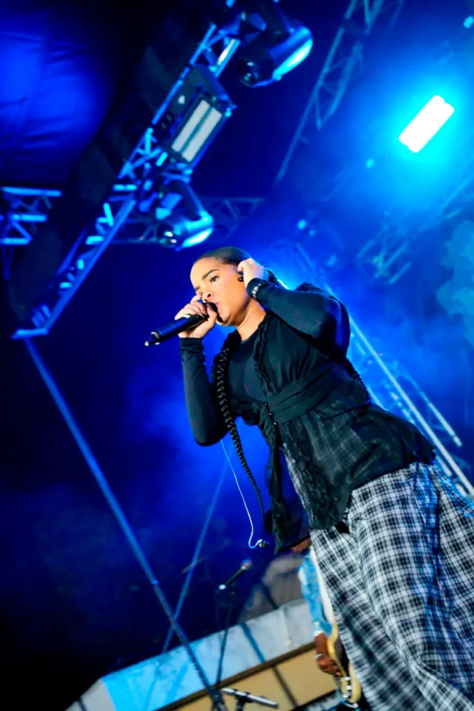 Constanza vive una manifestación masiva de fe y adoración en el histórico concierto “Adorando Juntos” de ReconocidosNet
