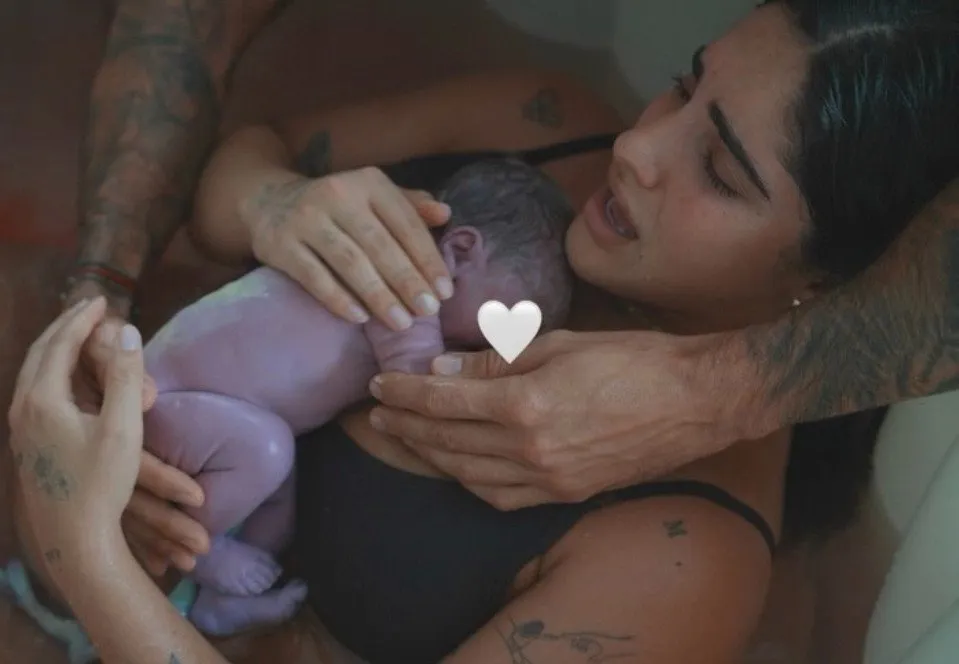  Isabella Ladera y Hugo García anuncian el nacimiento de su hijo Koa