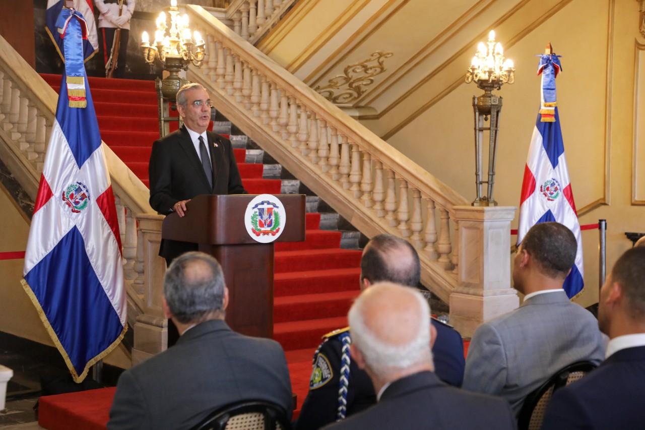 Abinader exhorta a convertir los ideales de Duarte en conducta pública y compromiso ciudadano