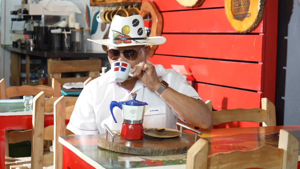 Joe Veras presenta «Aunque Sea Un Café», una bachata que reivindica el valor de los pequeños momentos