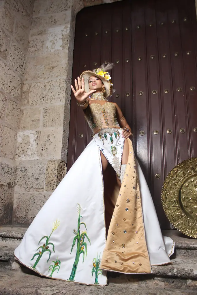Miss San Juan rinde tributo al Granero del Sur con una creación llena de simbolismo
