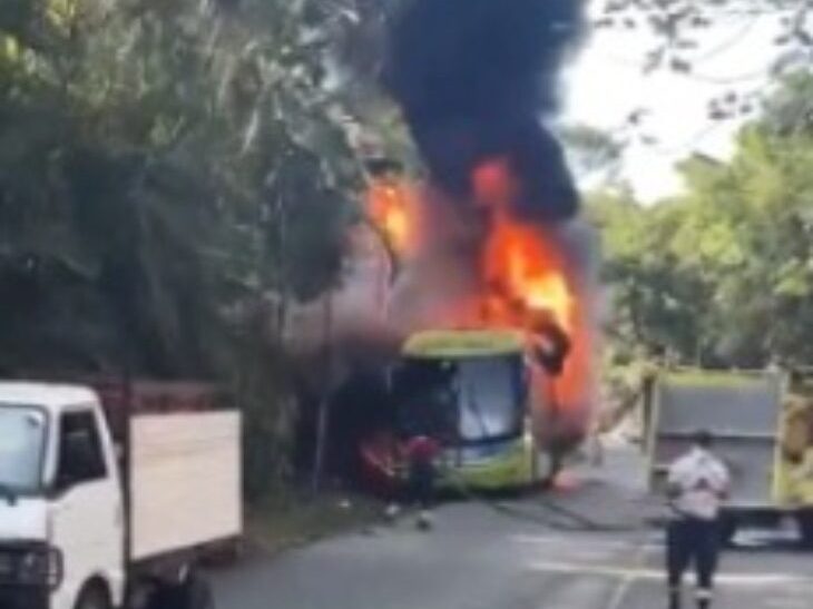 Nueve lesionados tras incendiarse autobús de Caribe Tours en la carretera La Vega-Jarabacoa