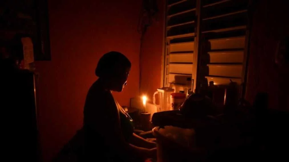 Residentes de Los Arqueanos, Remanso, Carlos Álvarez y La 28 denuncian dos días sin energía eléctrica