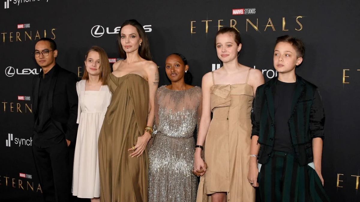Ya son tres de los hijos de Angelina Jolie que legalmente optan por quitarse el apellido Pitt