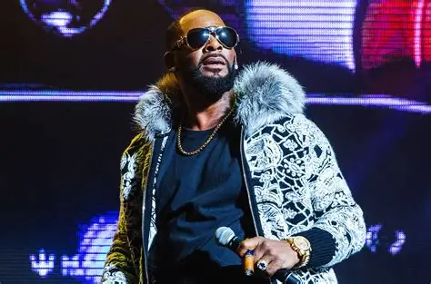 El cantante R. Kelly solicita al presidente Trump la conmutación de su condena de 30 años de prisión