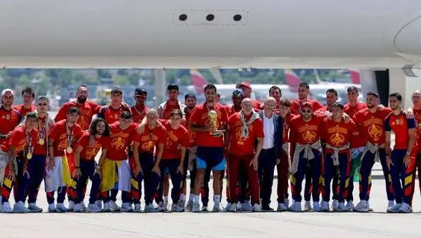 Los campeones del mundo llegan a una España con la Copa Mundial de Fútbol de 2026