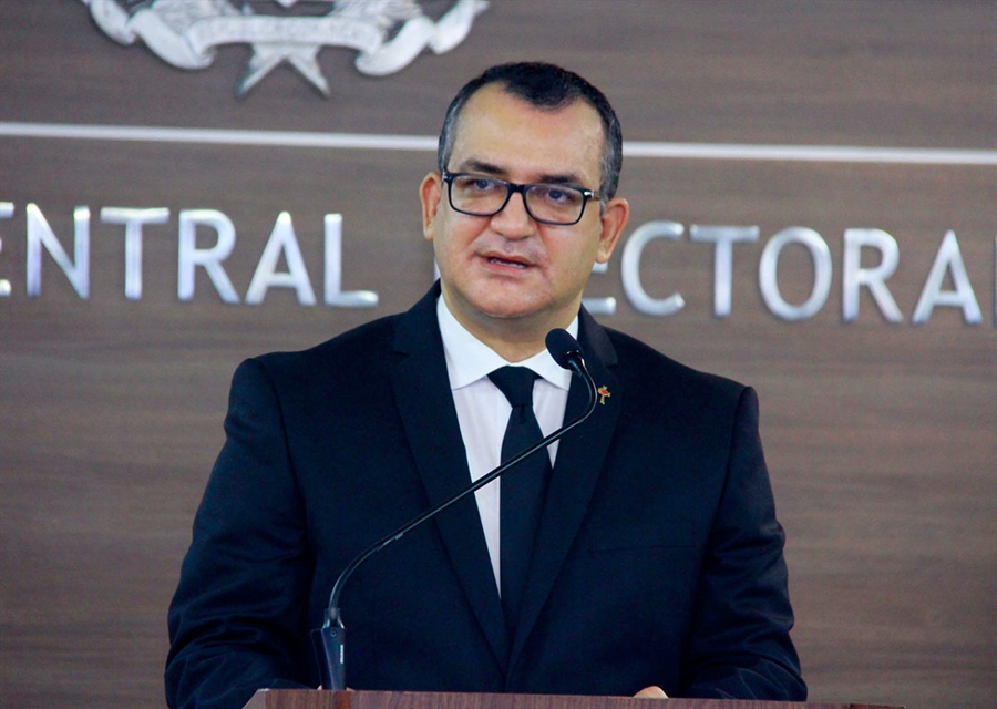 Jáquez Liranzo niega que la nueva cédula presente distorsiones en el escudo nacional