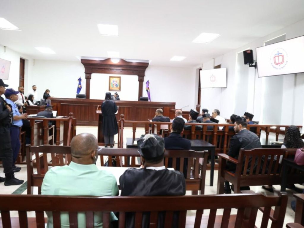 Juez cambia prisión por arresto domiciliario a imputada en caso SeNaSa