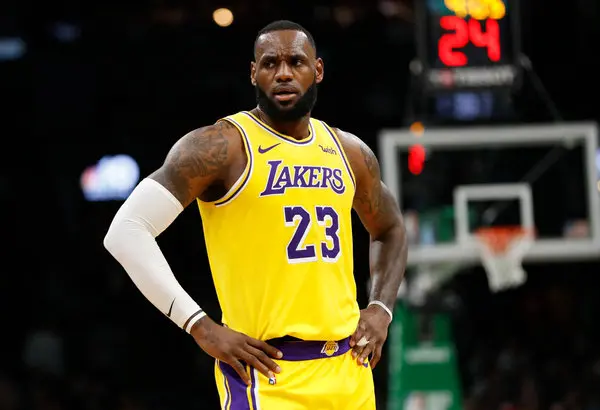 LeBron James interminable: se une a Philadelphia 76ers para pelear por un nuevo título