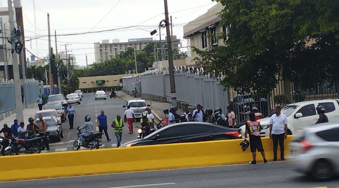 Dos personas fallecen en accidente de tránsito en John F. Kennedy con Máximo Gómez